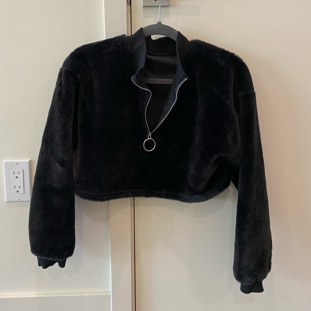 Black Zip-up Cropped Jacket
